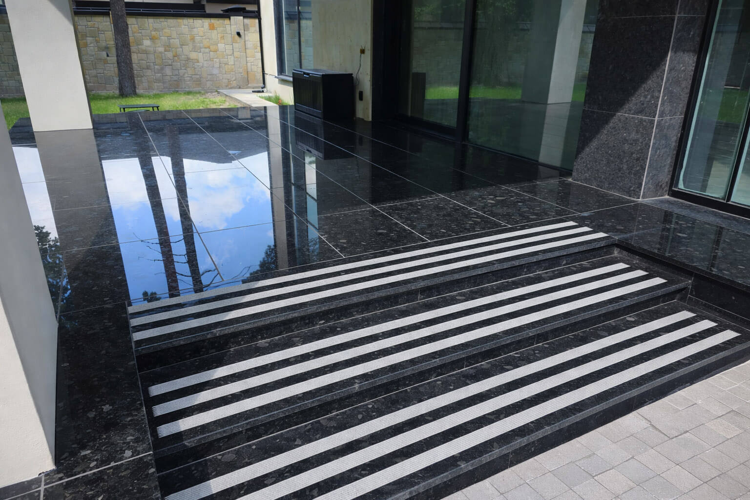 Пол из мрамора